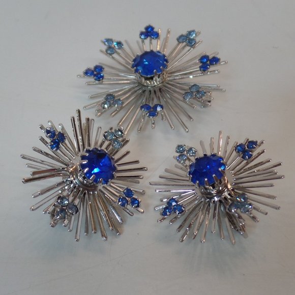 Sarah Coventry (Signed all 3 pieces) Starburst Atomic Brooch & Clip on Ear Rings - Picture 1 of 11